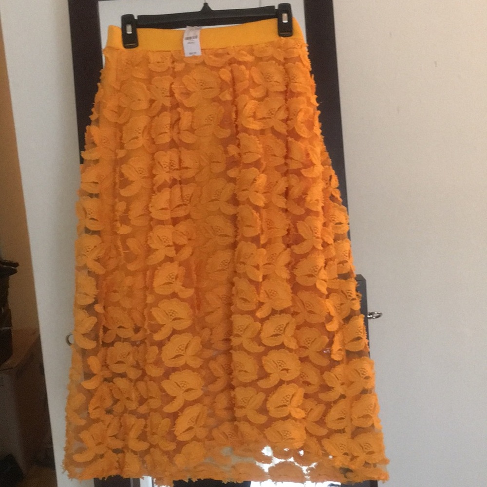NWT Xs appliqué yellow long skirt